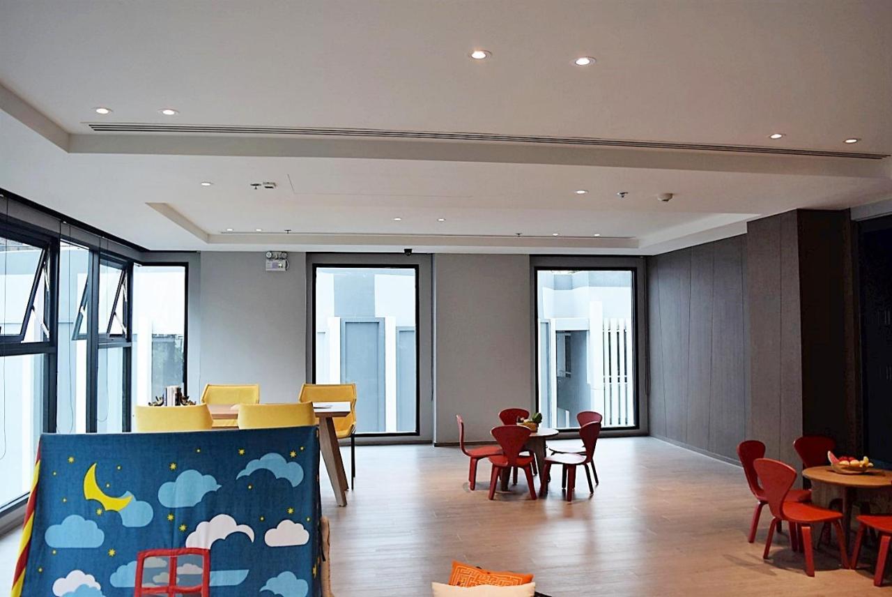 The Base Central Apartments Pattaya Exterior photo